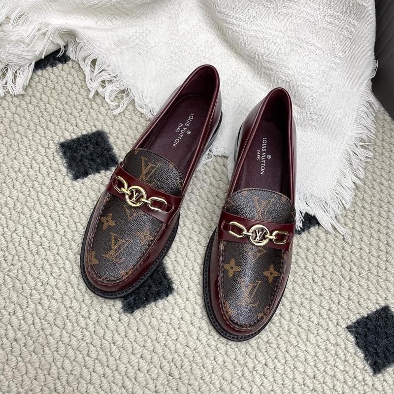 l0vis Vvtt0n loafers